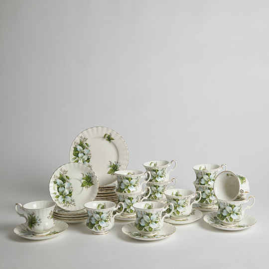 Vintage - SÅLD Koppar med Fat Royal Albert 12 st